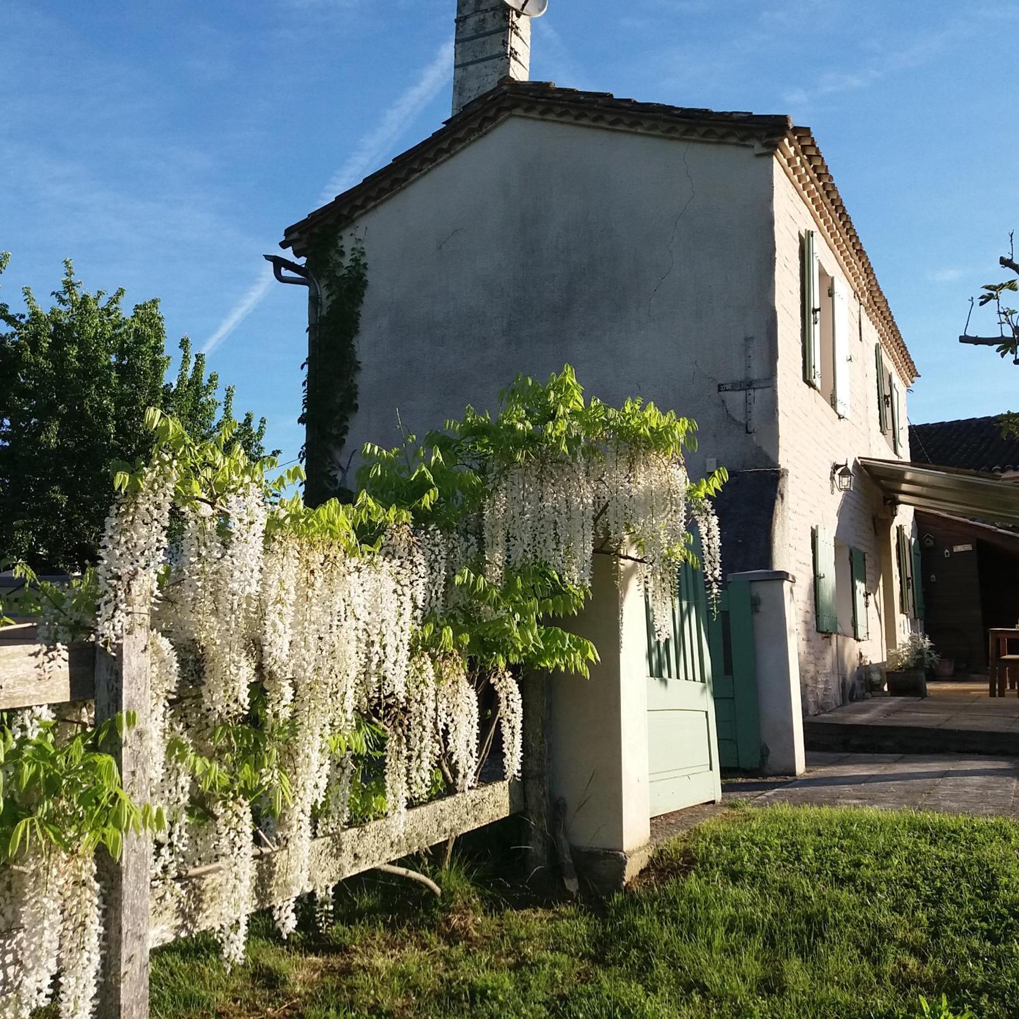 Gite Des Gravets Sigalens Exterior photo